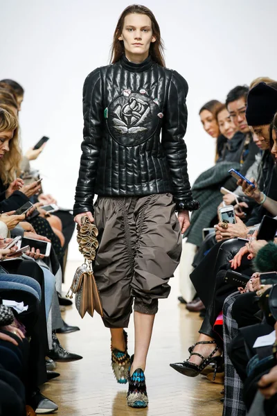 Look 7